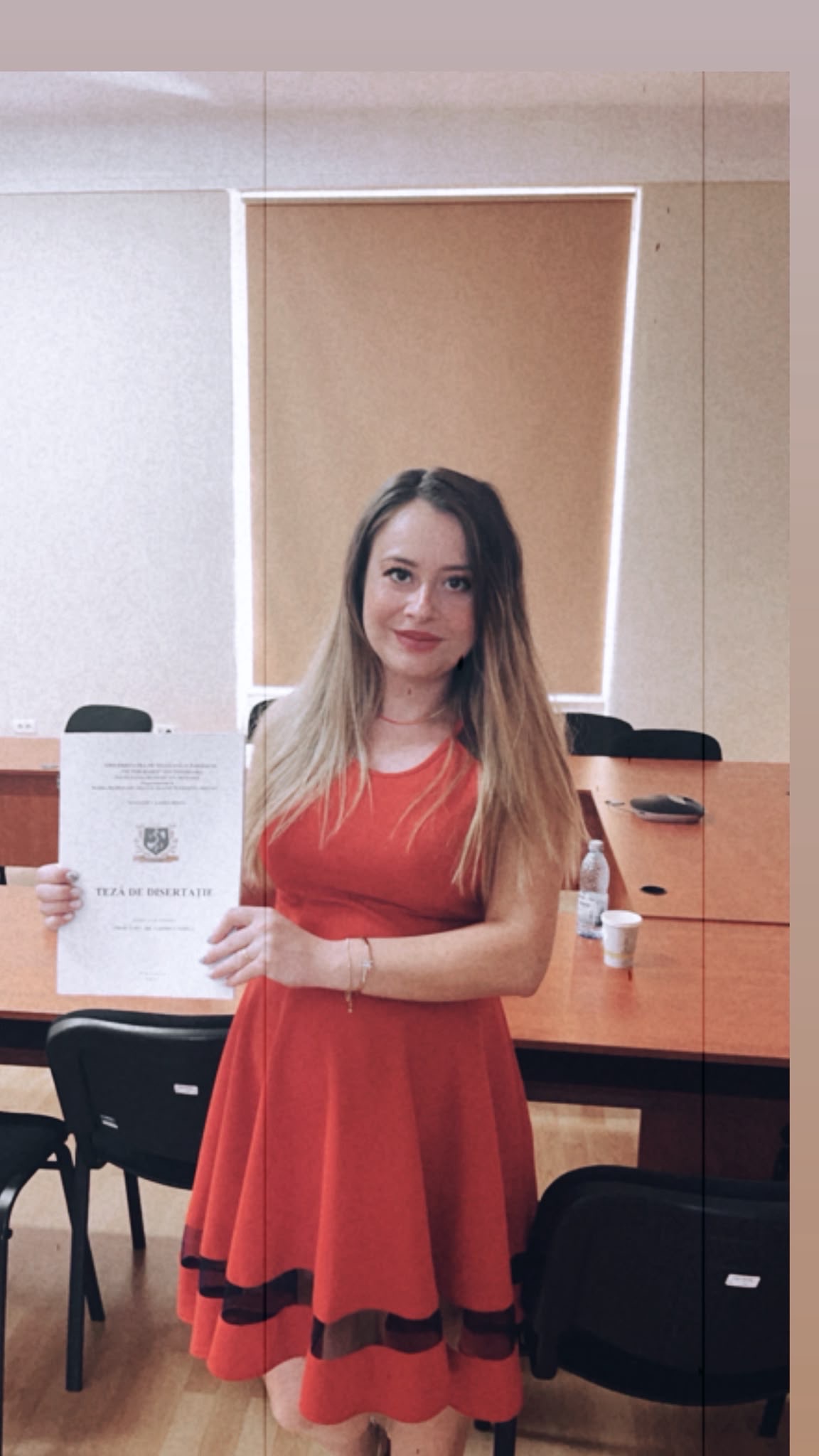 Dr. Laura Darawsha cu o diplomă de curs